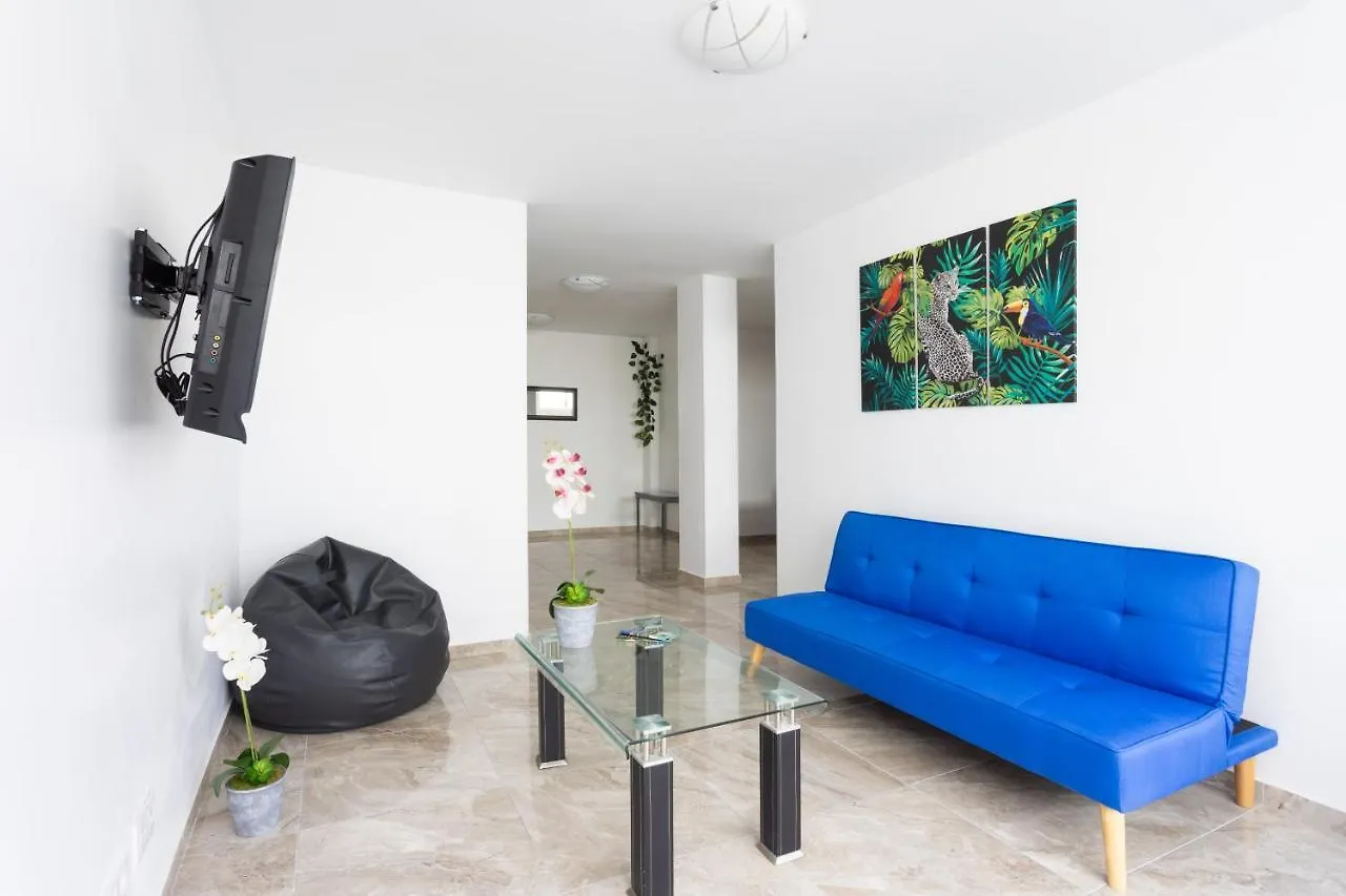 Guest house Black Cat Surf House 1 A Hotel Arona