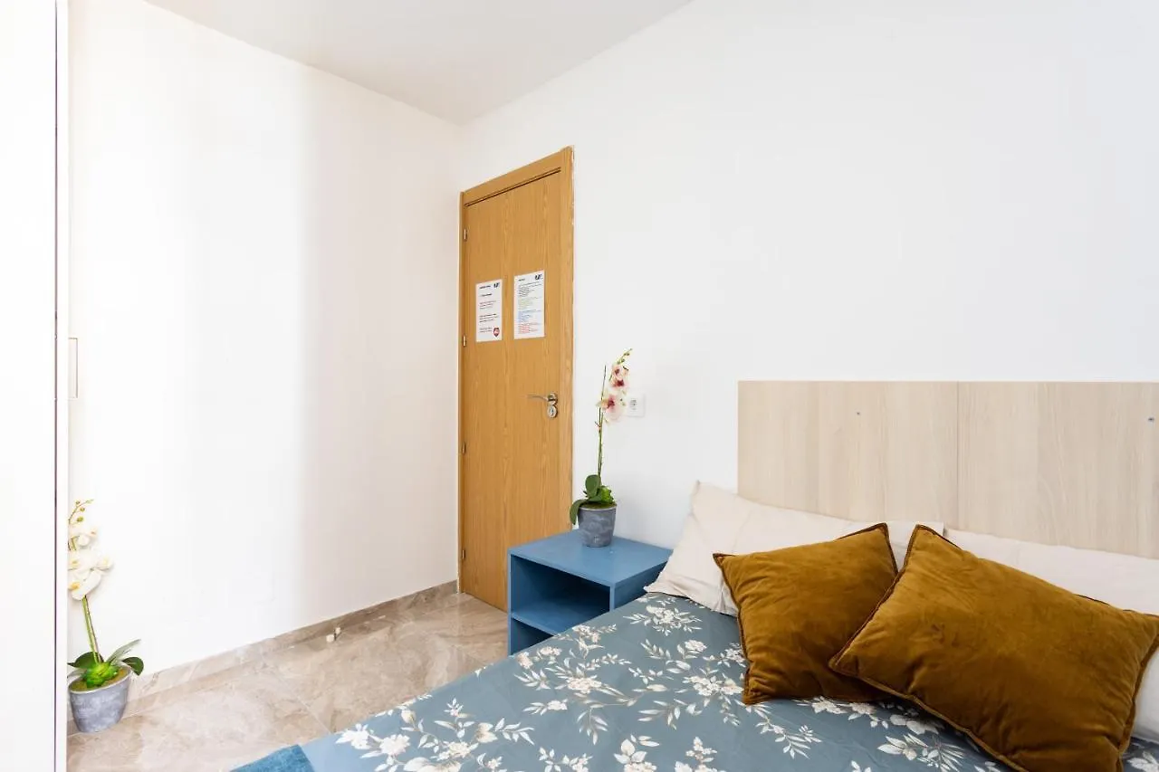 Black Cat Surf House 1 A Hotel Arona  Espanha